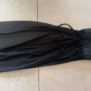 Capa Negra Con Cuello